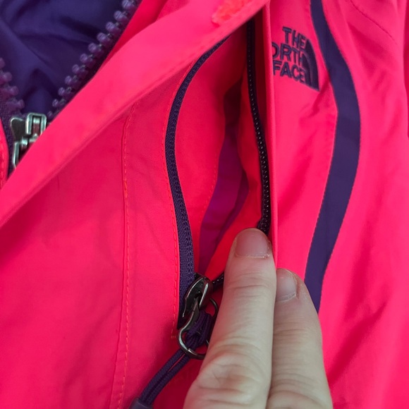 The North Face Pink and Purple Ski Puffer Jacket - Picture 8 of 16